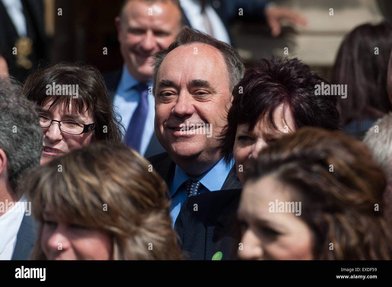 Il neo eletto SNP MPs rappresentano per i media presso la sede del Parlamento. Dotato di: Alex Salmond dove: Londra, Regno Unito quando: 11 Maggio 2015 Foto Stock