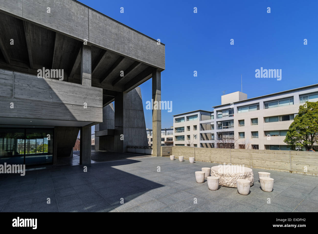 Architettura brutalista. Toyoda Auditorium presso l'Università Nagoya in Giappone. Foto Stock