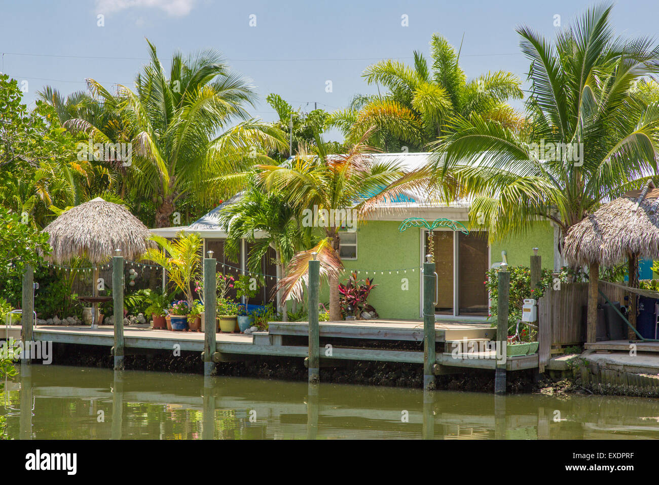 Piccola casa delle vie navigabili in colorate Pine Island area di Matlacha in Southwest Florida Foto Stock