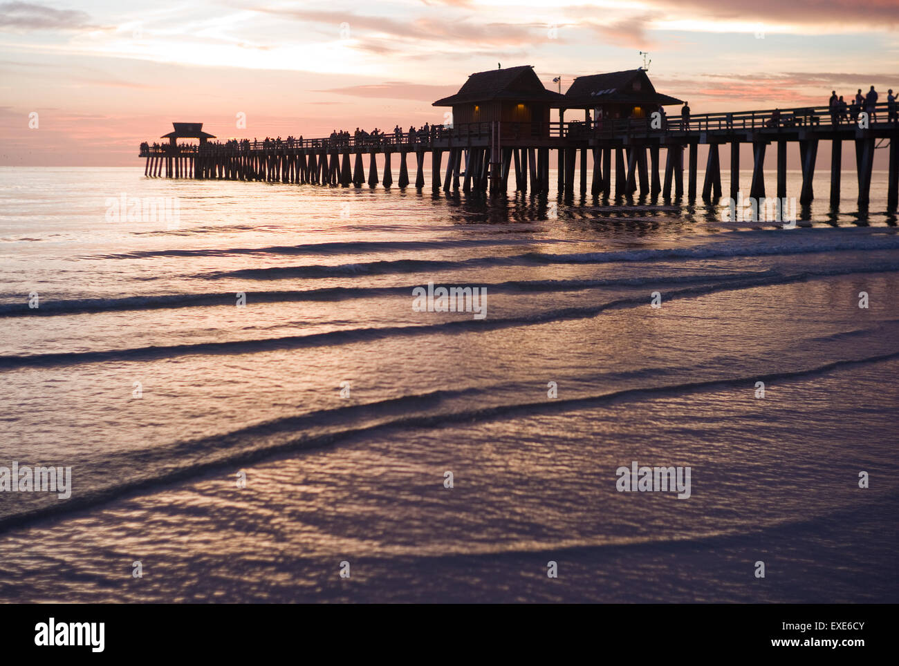 Naples, Florida Pier al tramonto Foto Stock