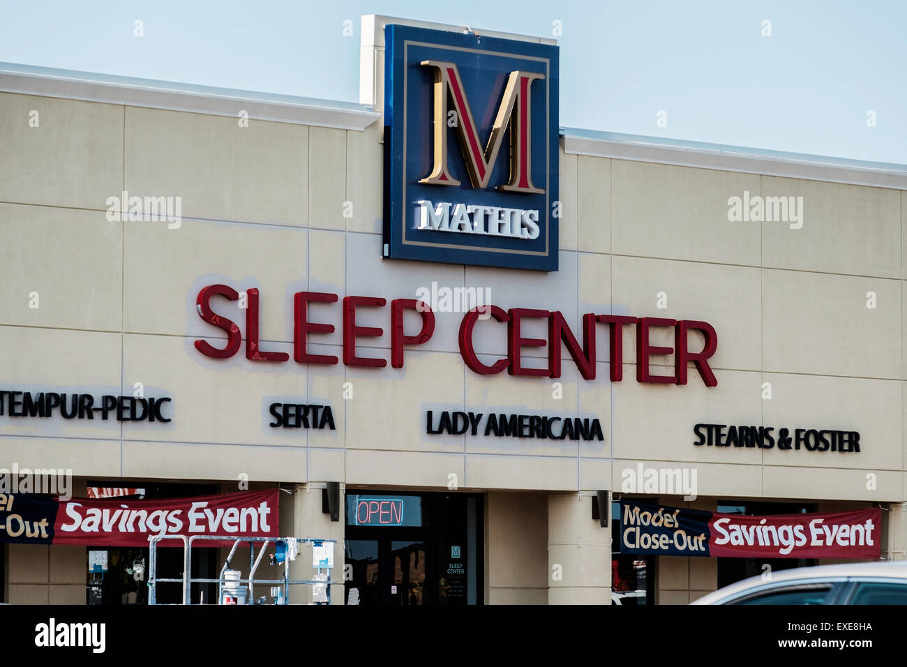 L'esterno anteriore del Mathis Fratelli Furniture Store nella città di Oklahoma, Oklahoma, Stati Uniti d'America. Foto Stock
