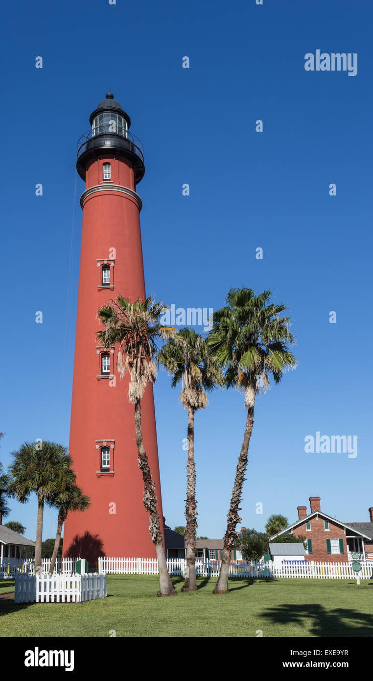 Ponce de Leon faro di ingresso si trova su Ponce Inlet vicino a Daytona Beach, Florida Foto Stock