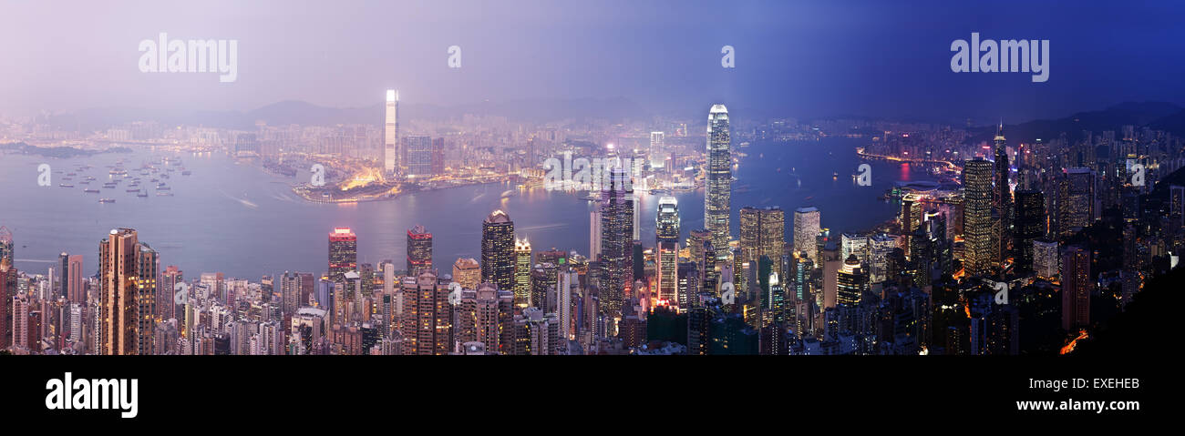 Hong Kong da giorno a notte Foto Stock