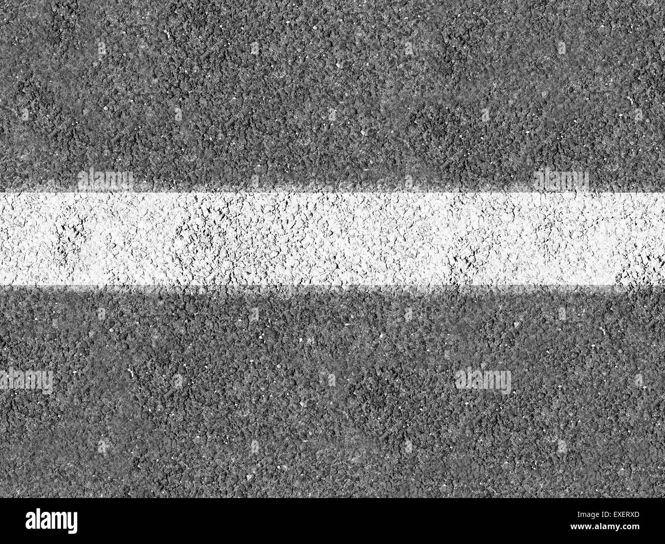 Asfalto con la linea bianca Foto Stock