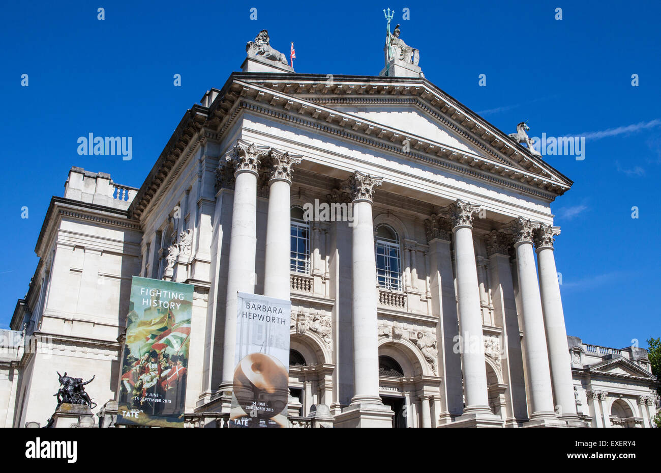 LONDON, Regno Unito - 10 Luglio 2015: la facciata della galleria d'arte Tate Britain a Londra, il 10 luglio 2015. Foto Stock