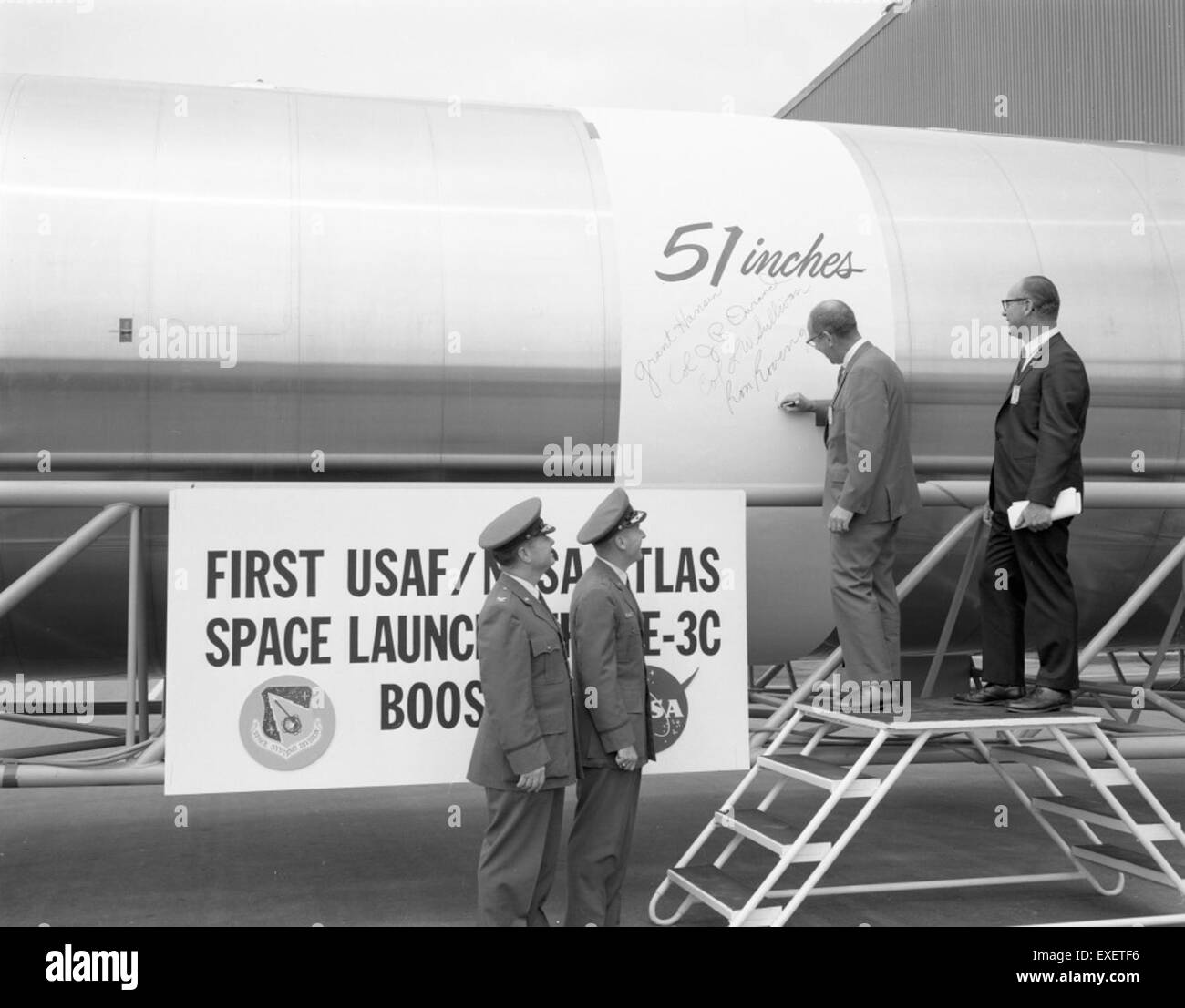 Questa immagine documenta il primo lancio del razzo Centaur SLV-3C il 14 aprile 1967. Il razzo Centaur è stato progettato per trasportare carichi utili in orbita, segnando un progresso significativo nella tecnologia di esplorazione spaziale. Foto Stock Questa immagine documenta il primo lancio del razzo Centaur SLV-3C il 14 aprile 1967. Il razzo Centaur è stato progettato per trasportare carichi utili in orbita, segnando un progresso significativo nella tecnologia di esplorazione spaziale. Foto Stock