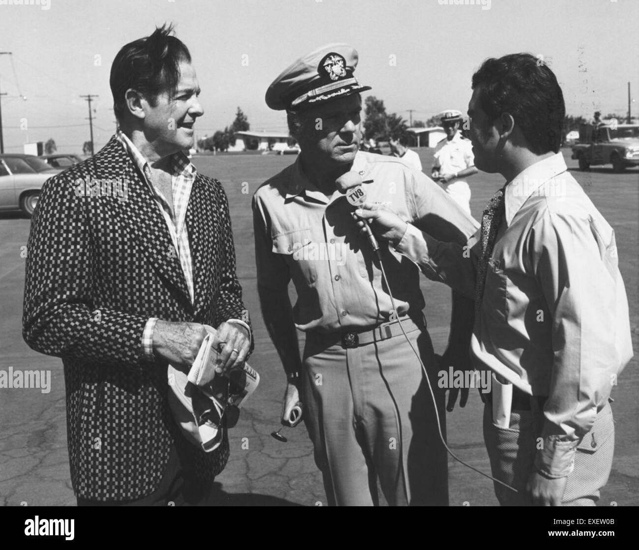 Robert Cummings era un attore e appassionato di aviazione, noto per il suo sostegno ai programmi di aviazione e il suo coinvolgimento nella promozione dell'aviazione nella cultura popolare durante il XX secolo. Ha contribuito ad aumentare la consapevolezza per i viaggi aerei attraverso le sue apparizioni pubbliche. Foto Stock