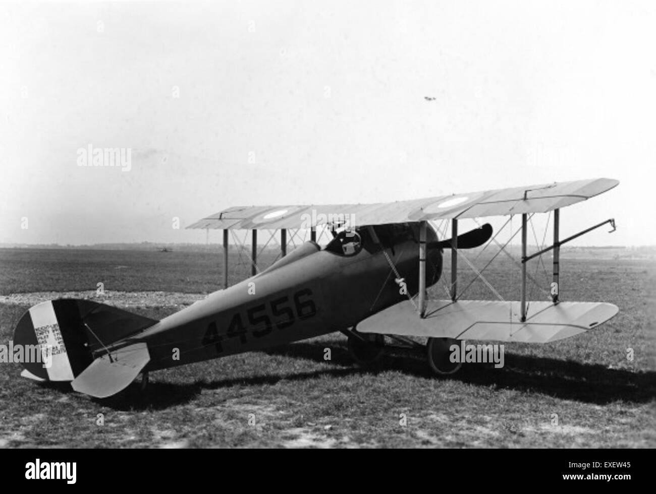 Questa immagine fa parte della Collezione Ray Wagner, che mostra vari aspetti della storia dell'aviazione. La collezione di Ray Wagner è nota per aver preservato i momenti importanti e le pietre miliari dell'aviazione, tra cui la progettazione di aeromobili, le operazioni militari e le innovazioni di volo. Foto Stock