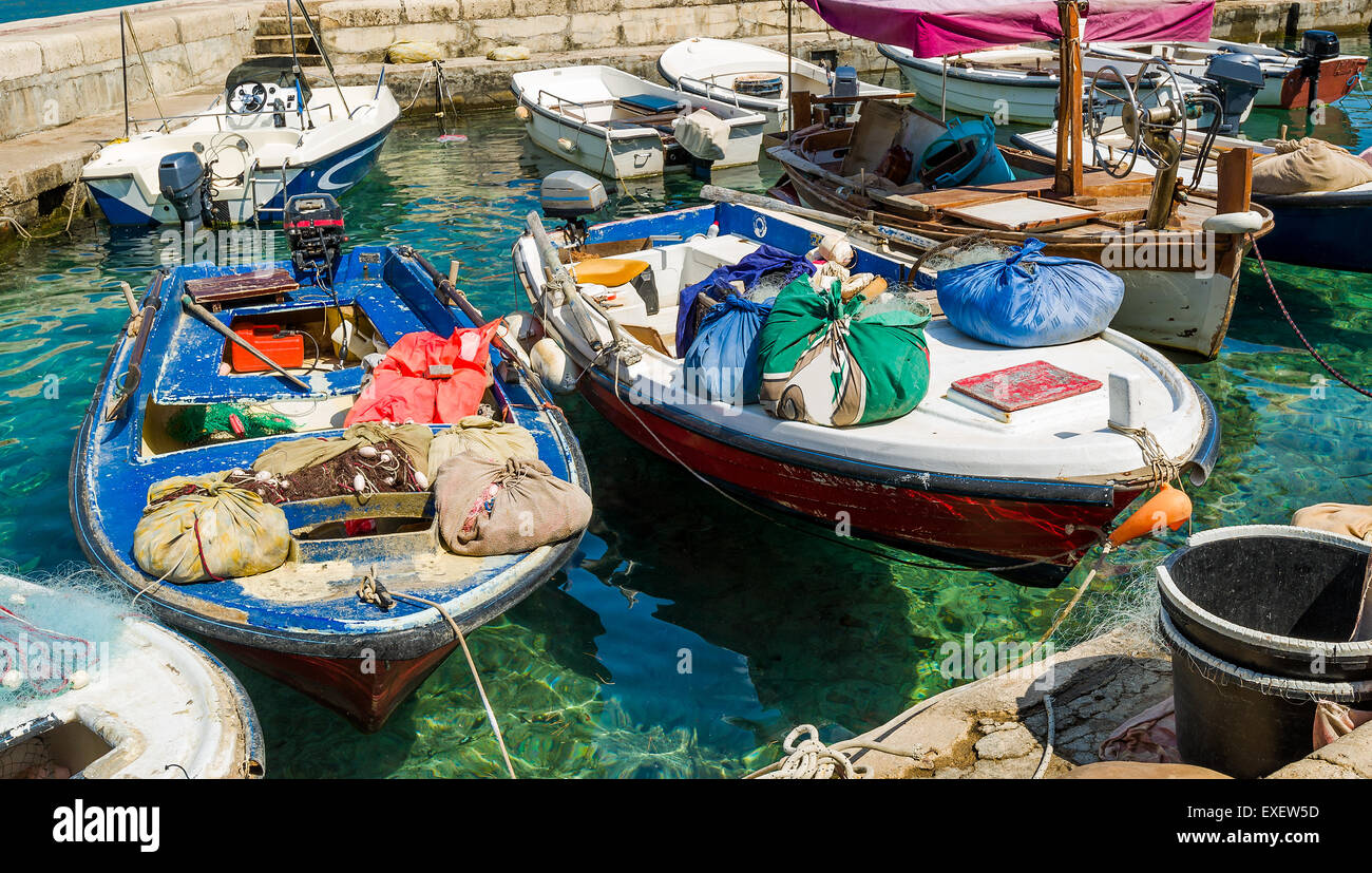 Retrò mediterraneo barche da pesca Foto Stock