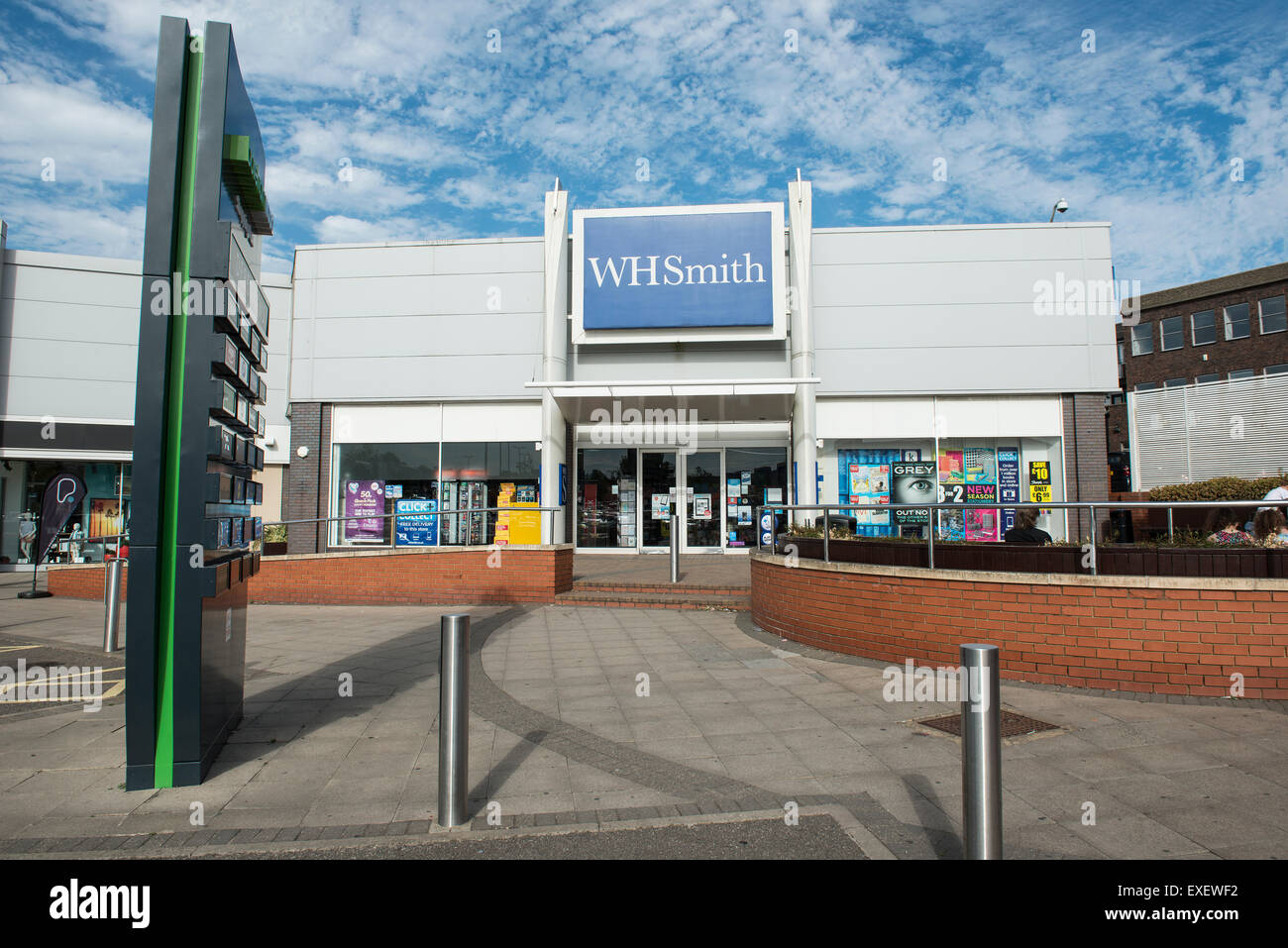 WHSmiths store a Borehamwood Shopping Centre Foto Stock