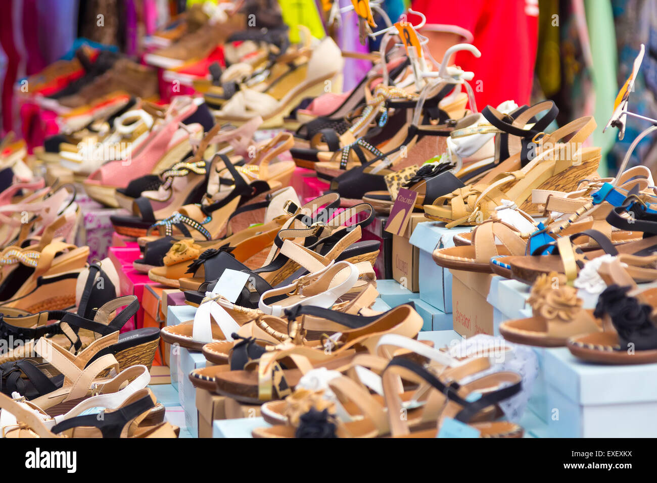 Sandali di diversi colori Foto Stock