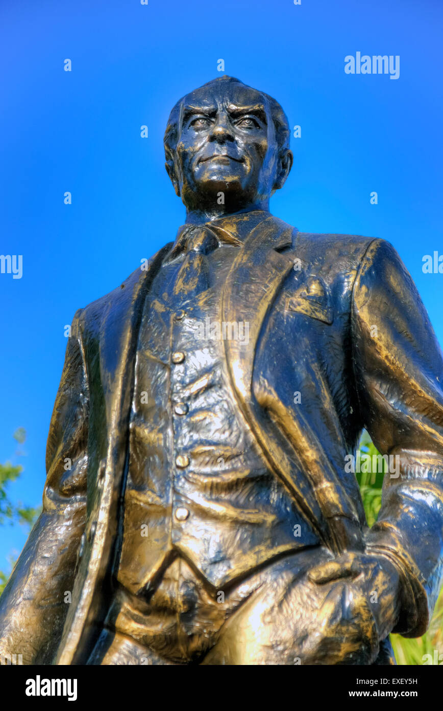 Un monumento di Ataturk, laterale, Antalya, della Panfilia, Turchia Foto Stock