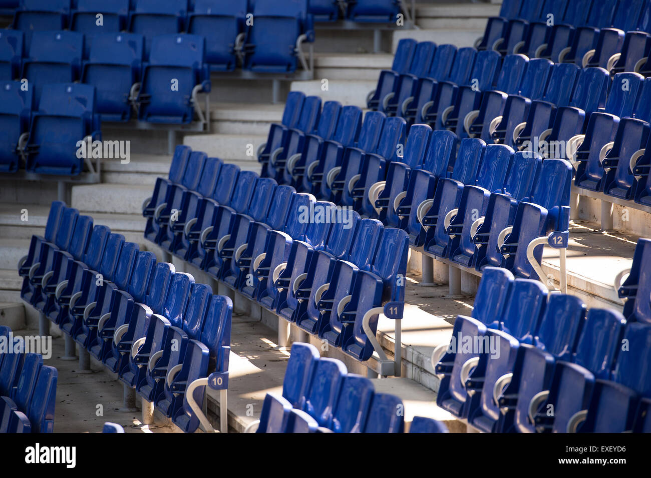 Vuoto azzurro sede di uno stadio di calcio Foto Stock