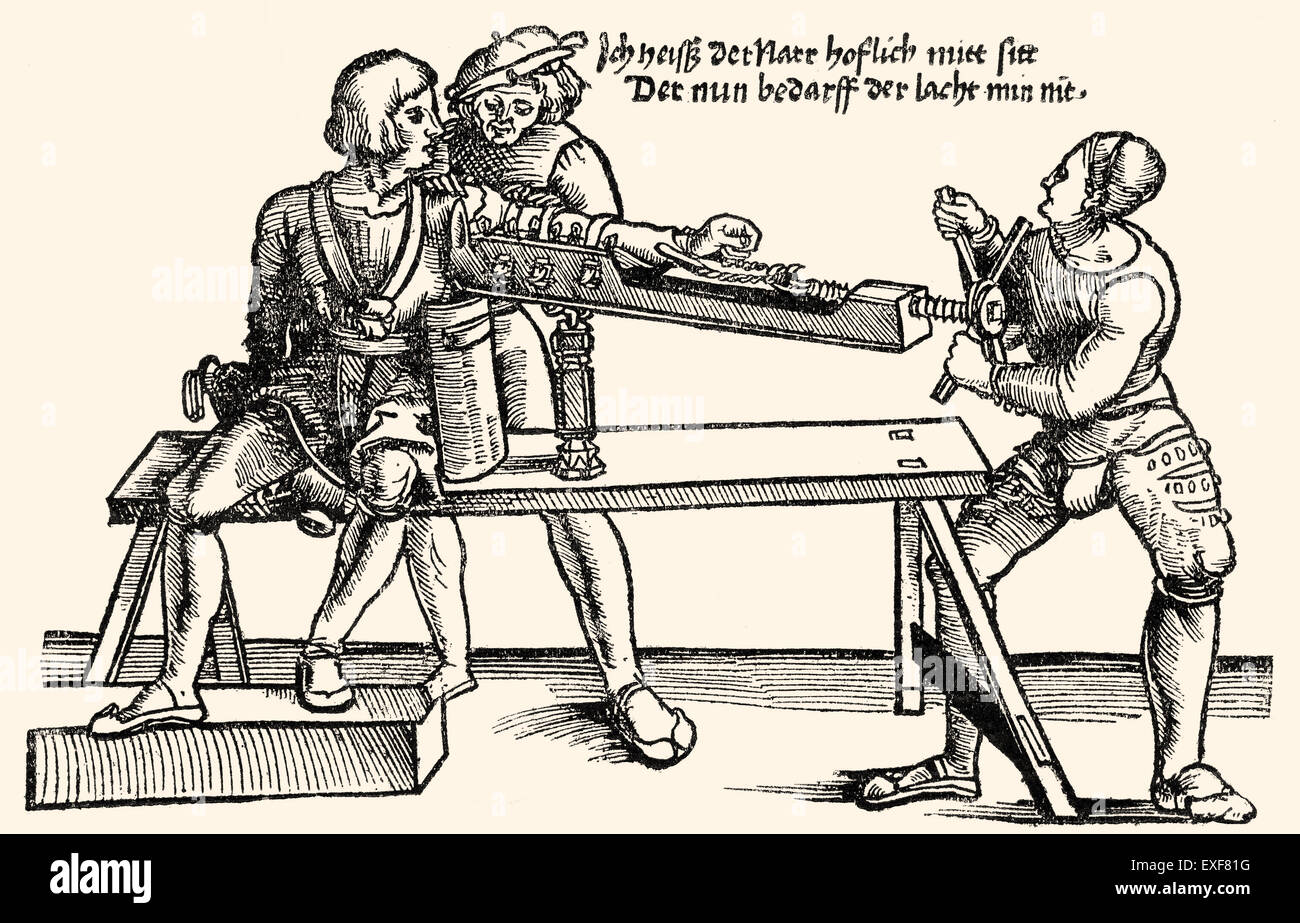 Estensione del braccio su un rack di stiro, terapia ortopedica, xilografia da 'Feldtbuch der Wundartzney' da Hans von Gersdorff, 1528 Foto Stock