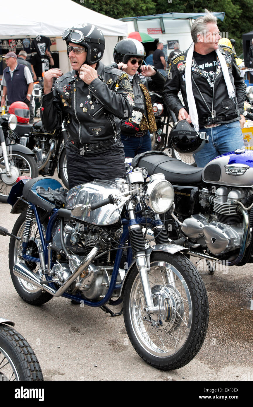 I bilancieri e British motocicli a Ton fino al giorno, Jack Hill Cafe, Towcester, Northamptonshire, Inghilterra. Foto Stock