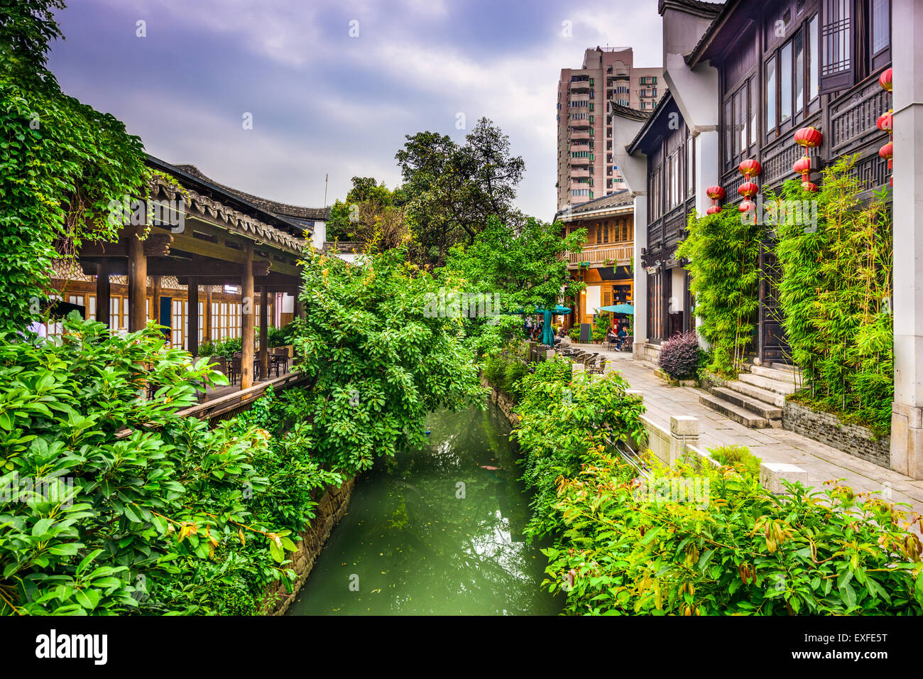 Fuzhou, la Cina a tre corsie sette vicoli tradizionale quartiere dello shopping. Foto Stock