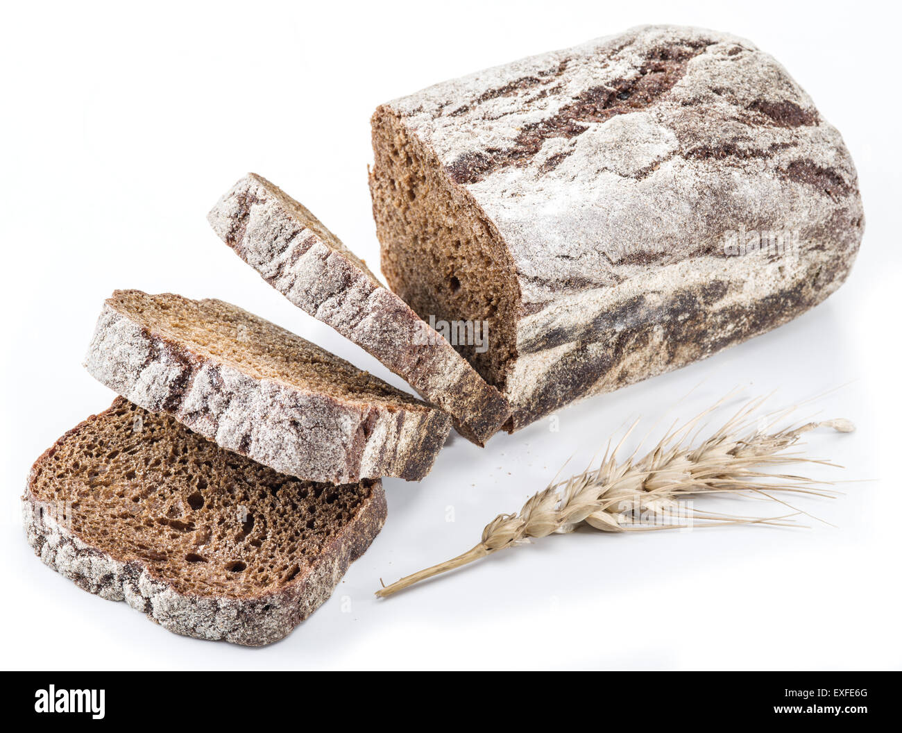 Fette di pane su uno sfondo bianco. Foto Stock
