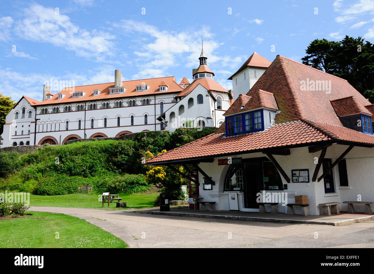 Isola di Caldey Monastero Post Office e Museo Tenby Pembrokeshire Wales Cymru REGNO UNITO GB Foto Stock