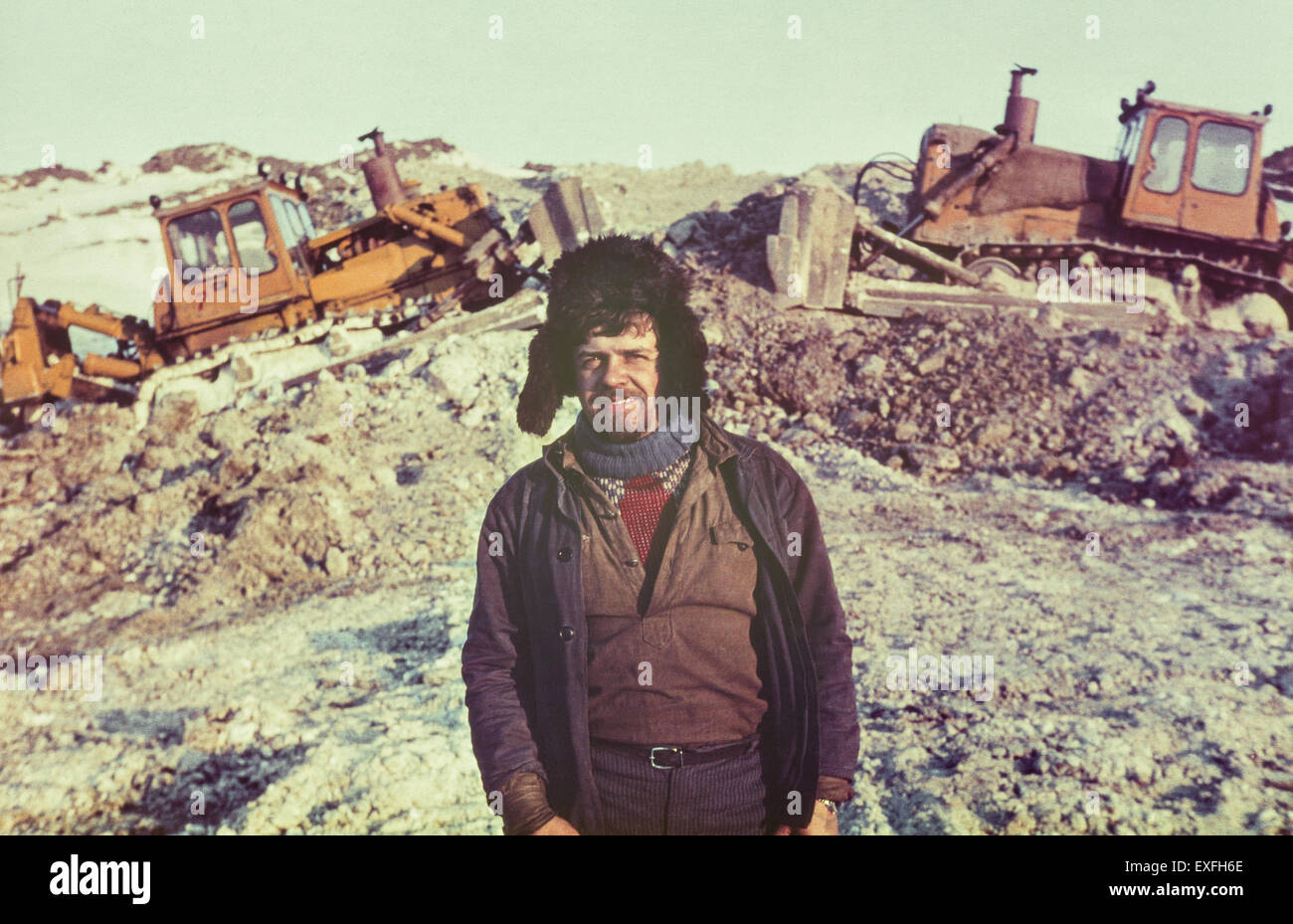 Ritratto di giovane oro sovietico-prospector - Vintage foto scattata su un oro-campo nella tundra, Chukchi Peninsula, URSS, Luglio 1984 Foto Stock