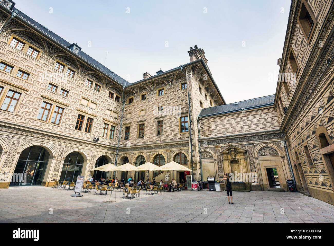 Cortile del Palazzo Schwarzenberg, Praga, Repubblica Ceca, Europa Foto Stock