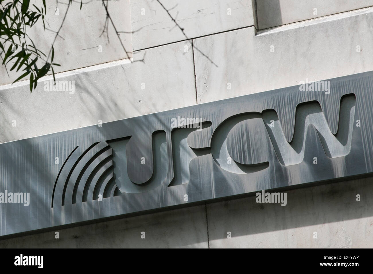 Un logo segno al di fuori della sede del Regno alimentare e commerciale lavoratori Unione Internazionale (UFCW) in Washington, D.C. Foto Stock