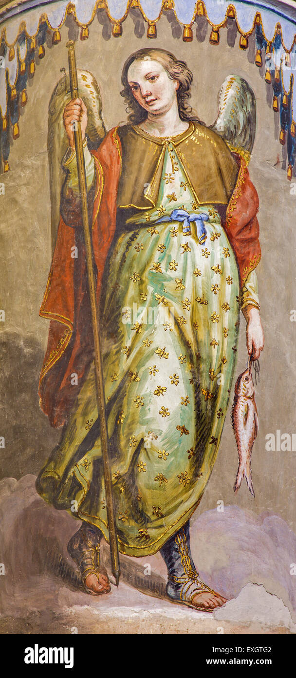 GRANADA, Spagna - 29 Maggio 2015: il barocco affresco di Raffaello Arcangelo nella navata della chiesa Monasterio de San Jeronimo da Juan de M Foto Stock