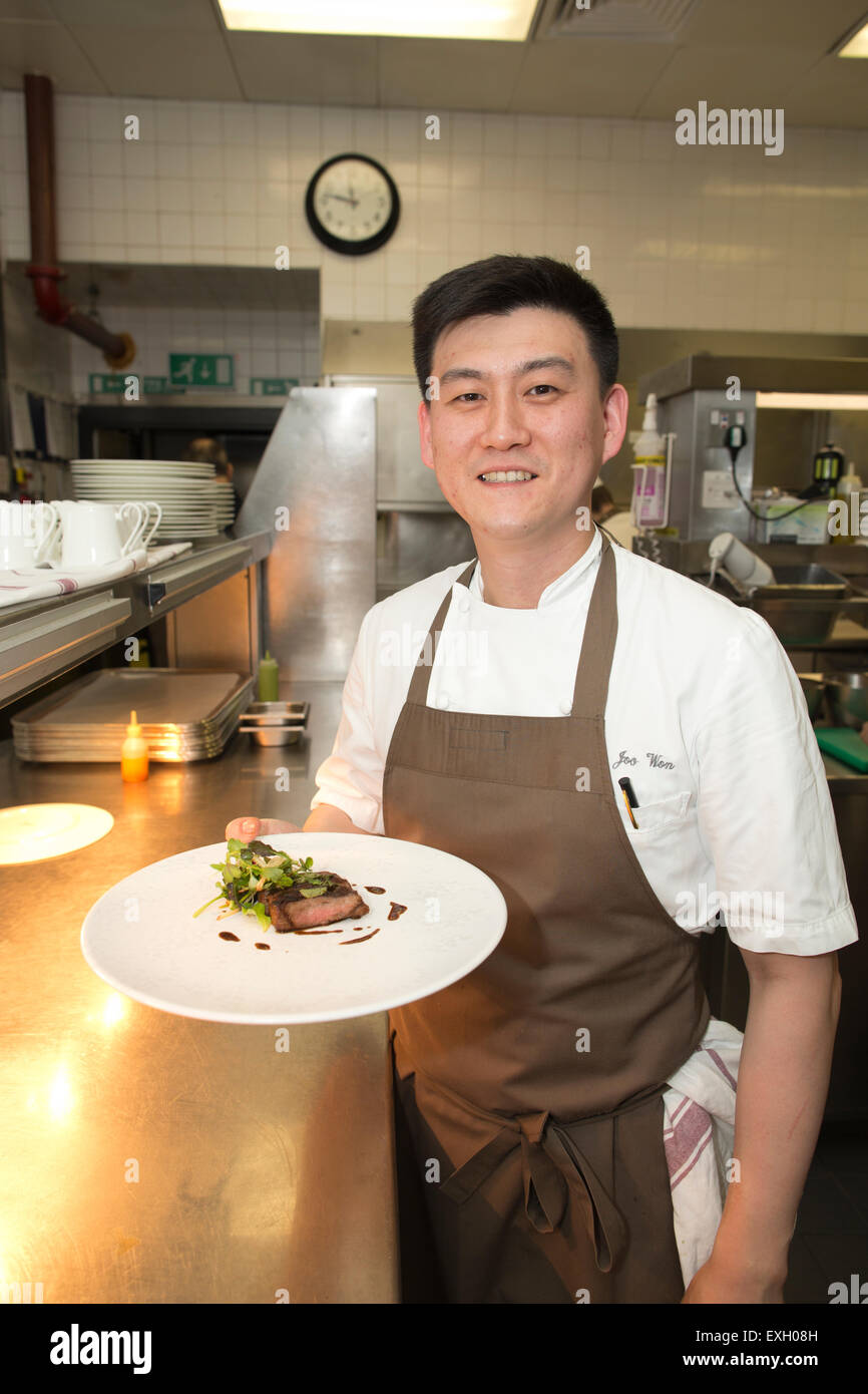 South Korean Food, dallo chef Joo ha vinto, Galvin a Windows, Ristorante stella Michelin, Park Lane, London, England, Regno Unito Foto Stock