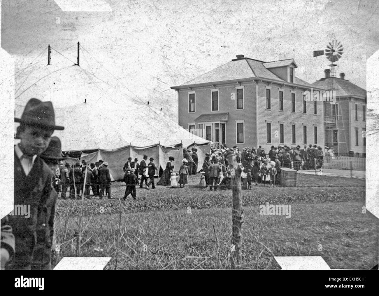 La dedica del Bethesda Hospital a Goessel, Kansas, un evento significativo nella comunità, che segna l'apertura di un ospedale che serve sia i mennoniti che le popolazioni circostanti. Foto Stock