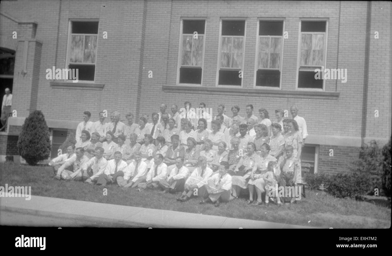 La riunione della Chiesa mennonita della Conferenza generale del 1947 fu un evento significativo per la comunità mennonita. L'incontro si è concentrato sul governo della chiesa, sulle discussioni religiose e sulle questioni di comunità. Foto Stock
