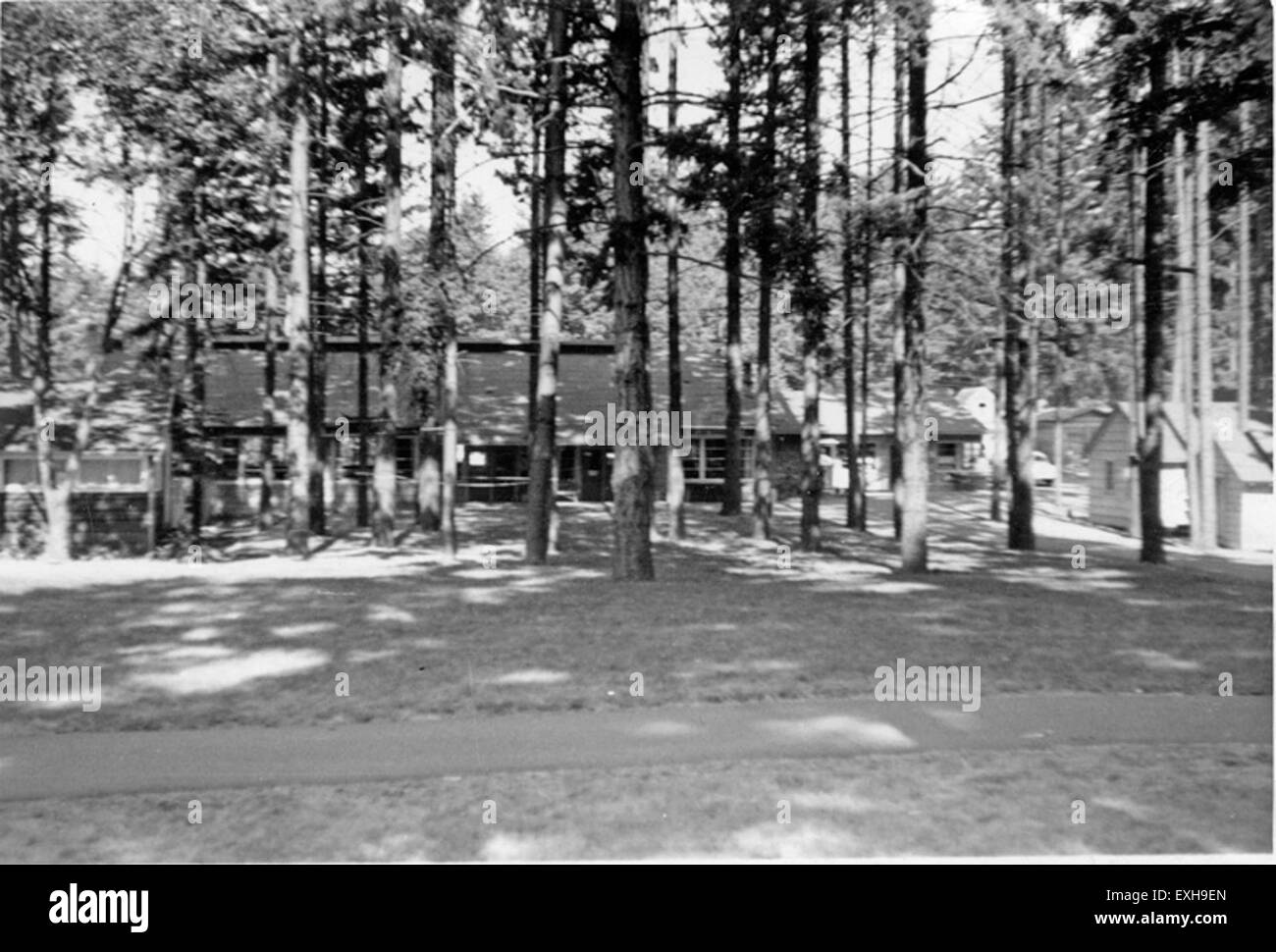La riunione della Chiesa mennonita della Conferenza generale del 1953 ha riunito i membri per discutere le questioni della Chiesa, il culto e gli eventi focalizzati sulla comunità, rafforzando il ruolo della fede nella vita dei membri. Foto Stock