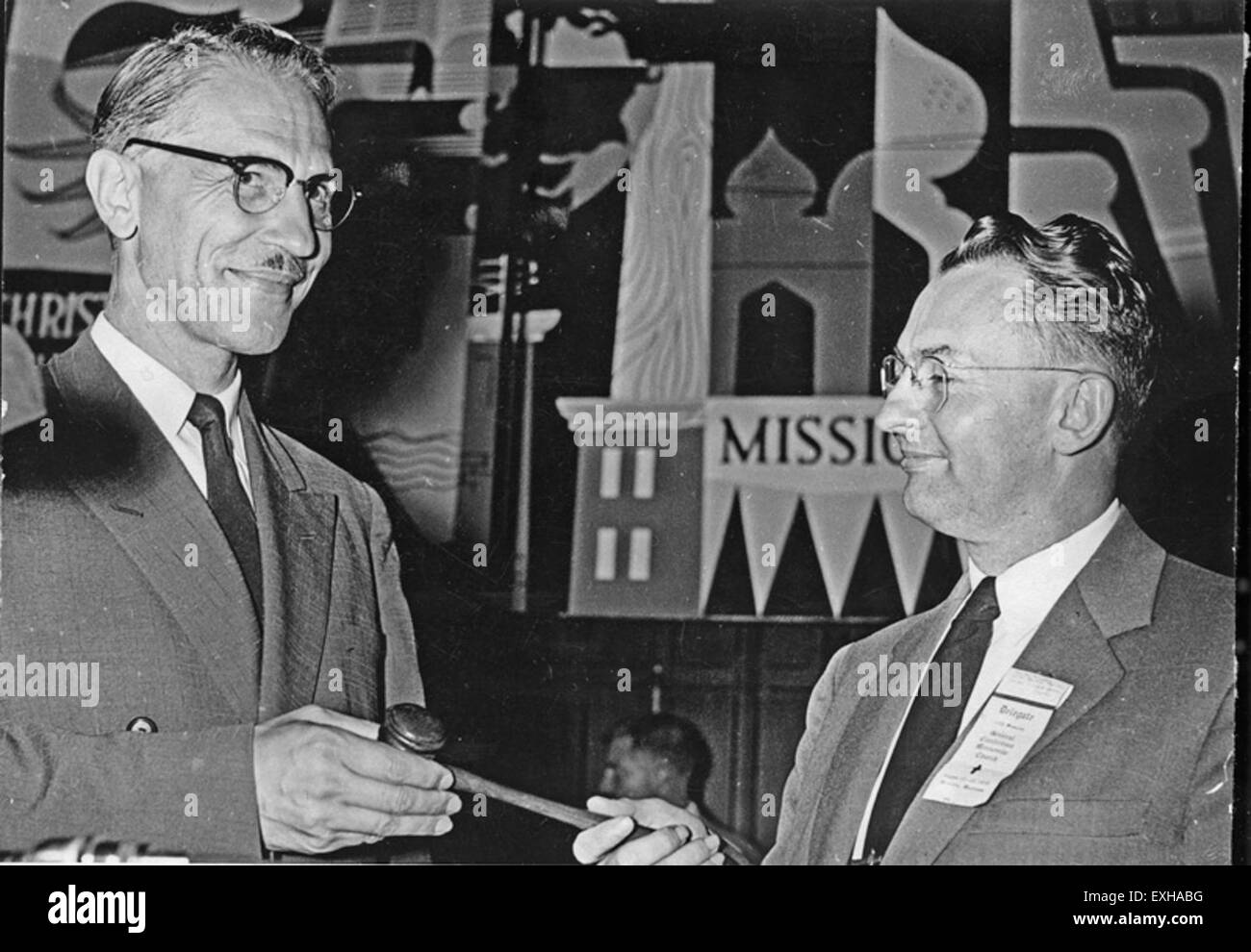 La riunione della Chiesa mennonita della Conferenza generale del 1956 ha riunito i leader mennoniti per discutere le questioni di fede, i programmi della Chiesa e la direzione della missione della Chiesa e gli sforzi di sensibilizzazione. Foto Stock