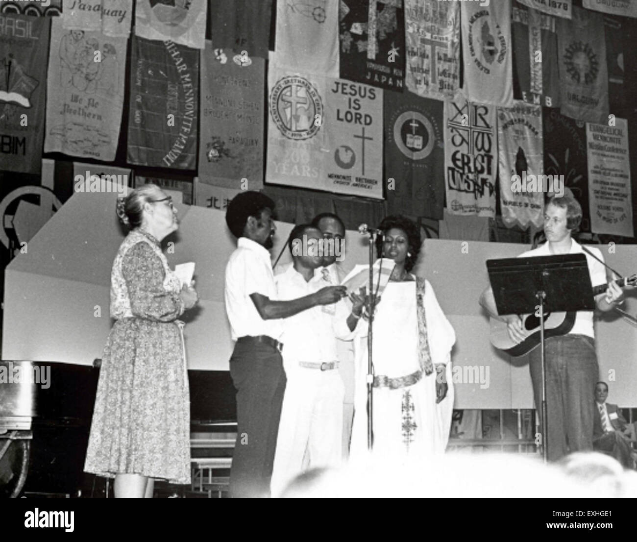 Maria K Oyer ascolto, Mennonita Conferenza mondiale, 1978 Foto Stock