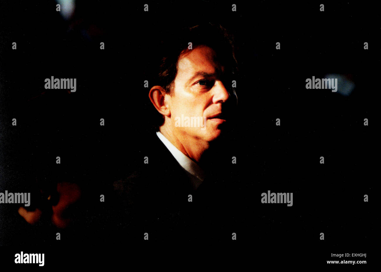 Tony Blair ritratto nella durissima ombra e luce 1999 Foto Stock