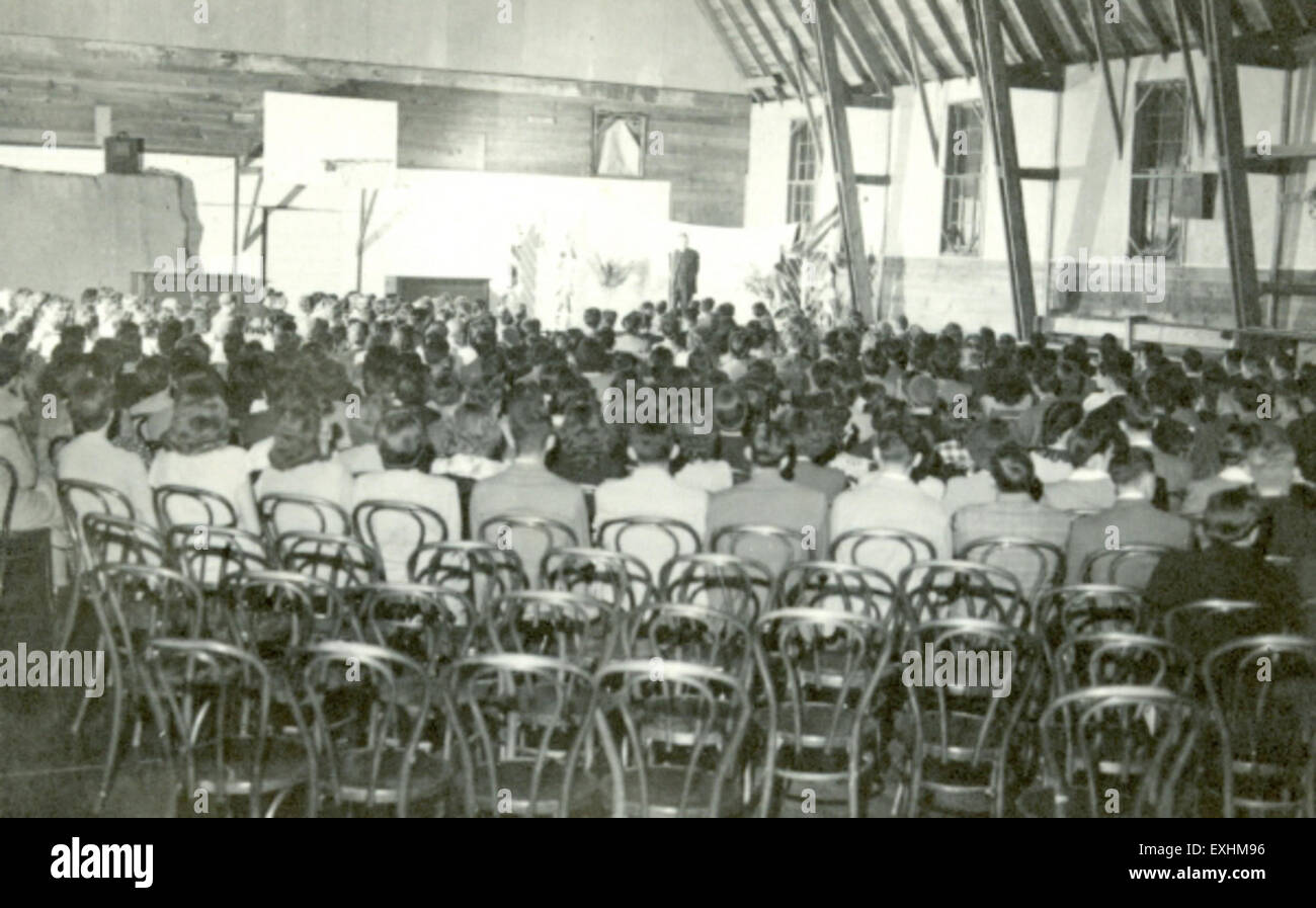 Il One World Social at Goshen College riunisce la comunità mennonita per celebrare lo scambio culturale, evidenziando la diversità del campus del Goshen College in Indiana attraverso eventi sociali. Foto Stock