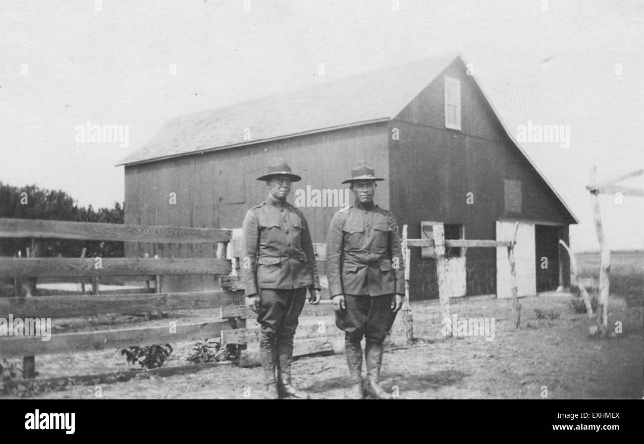 Questo lavoro coinvolge la collaborazione di Oswin K. Galle e Kurt R. Galle, probabilmente incentrato su un significativo progetto artistico o scientifico. Il pezzo mostra i loro sforzi combinati nella creazione di un lavoro con un'enfasi sull'esplorazione artistica o intellettuale. Foto Stock