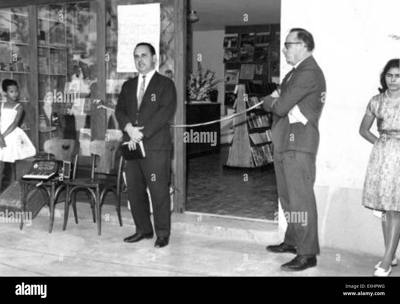 Una fotografia che mostra una libreria a Taguatinga, in Brasile, con un deputato, che mette in evidenza l'intersezione tra letteratura, politica e impegno pubblico nella cultura brasiliana. Foto Stock