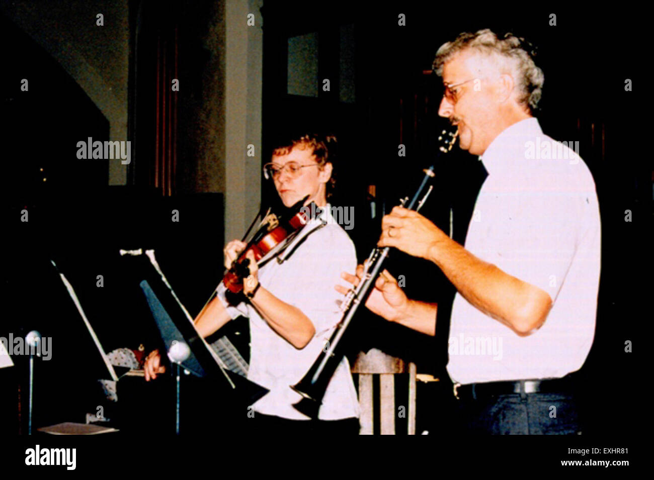 La conferenza mondiale mennonita, tenutasi a Winnipeg, Manitoba, vide Karen Klassen e Richard Klassen come musicisti chiave. L'evento ha riunito comunità mennonite globali per discussioni, musica e scambi culturali, mettendo in evidenza il patrimonio mennonita attraverso spettacoli e borse di studio. Foto Stock