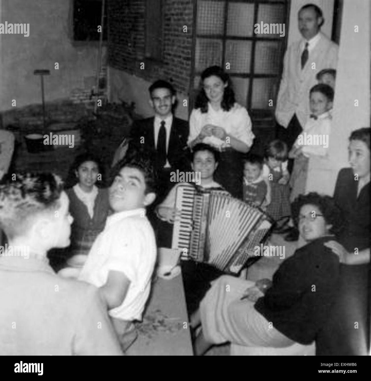 Questa immagine cattura un gruppo di giovani coinvolti in missioni in Argentina, riflettendo la loro dedizione al servizio della comunità e alla sensibilizzazione nella regione. L'obiettivo del gruppo è fornire assistenza e diffondere speranza nelle comunità locali attraverso il loro lavoro di sensibilizzazione. Foto Stock Questa immagine cattura un gruppo di giovani coinvolti in missioni in Argentina, riflettendo la loro dedizione al servizio della comunità e alla sensibilizzazione nella regione. L'obiettivo del gruppo è fornire assistenza e diffondere speranza nelle comunità locali attraverso il loro lavoro di sensibilizzazione. Foto Stock