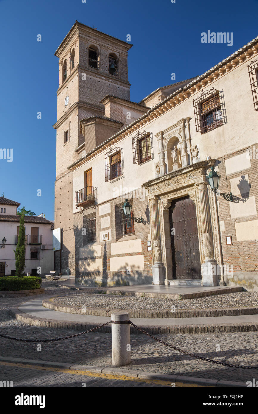 Granada - Il Iglasia del Salvador la chiesa e la piazza. Foto Stock