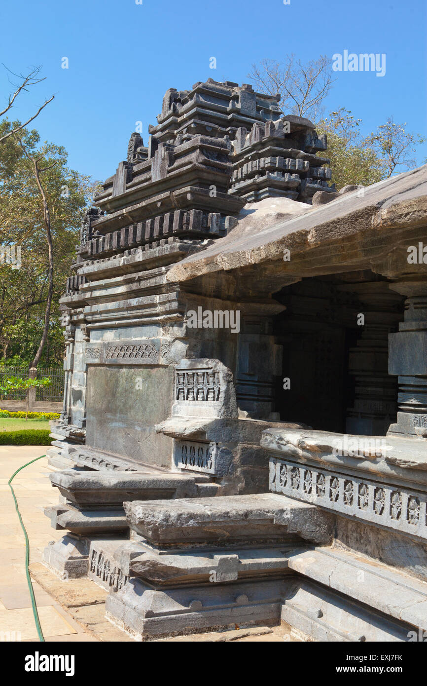 India. Goa. L'unico rimasto Mahadev tempio del XIII secolo in Tambdi Surla. Foto Stock