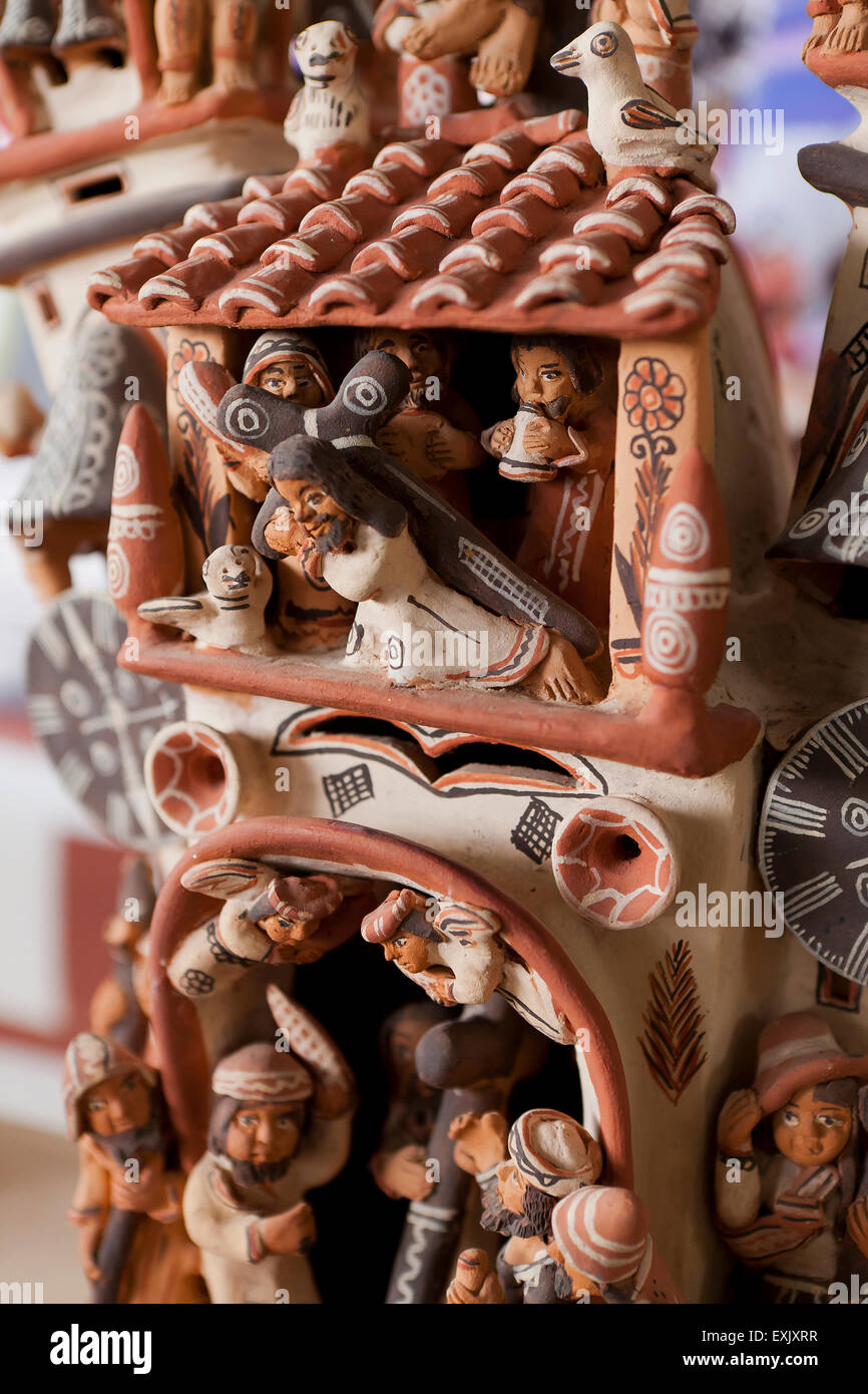 A tema cristiano Ceramica Peruviana in ceramica Foto Stock