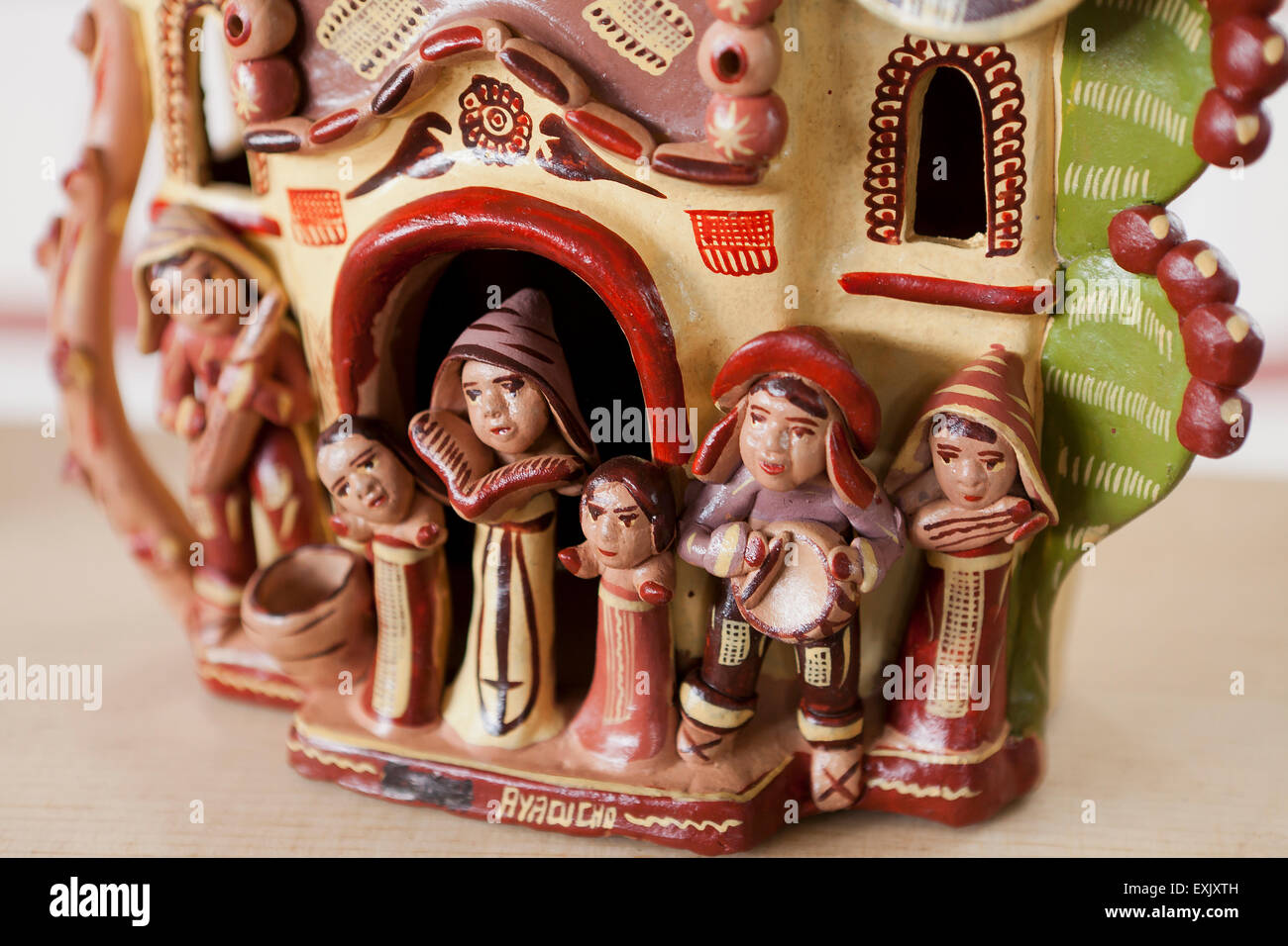 A tema cristiano Ceramica Peruviana in ceramica Foto Stock