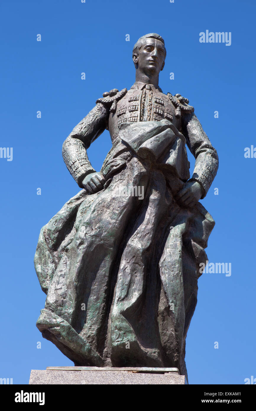 Cordoba - il monumento a Manolete su Plaza del Conde de Priego square da scultori Luis Moya e Manuel Alvarez Laviada (1956). Foto Stock