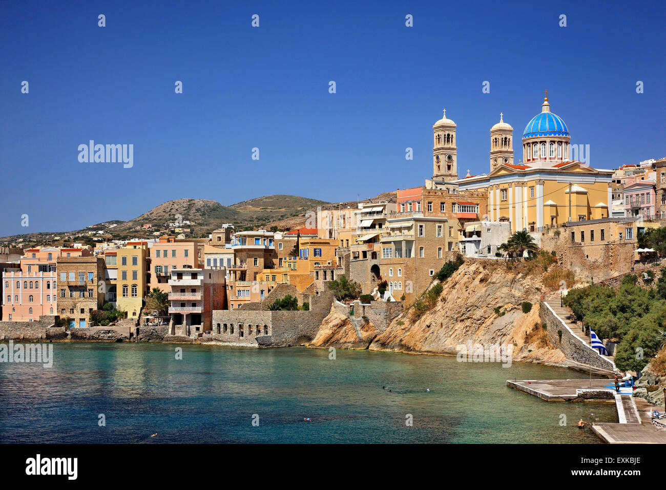 Agios Nikolaos (San Nicola) Chiesa, 'Vaporia' quartiere, Asteria spiaggia, Ermoupolis town, Syros Island, Cicladi Grecia. Foto Stock