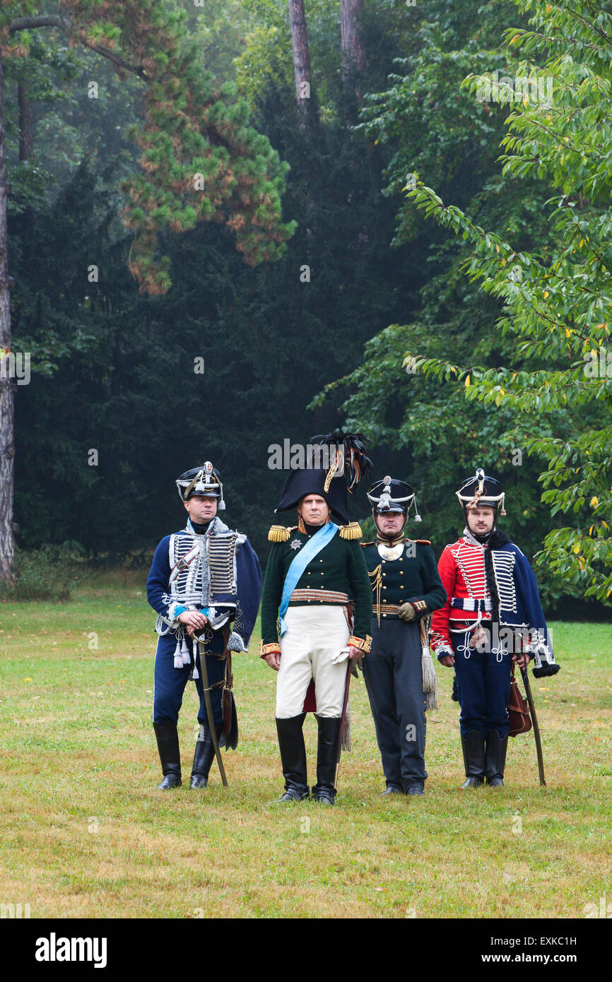 Lo Zar Alessandro I di Russia dando istruzioni per alcuni ufficiali a Rueil-Malmaison, Francia Foto Stock