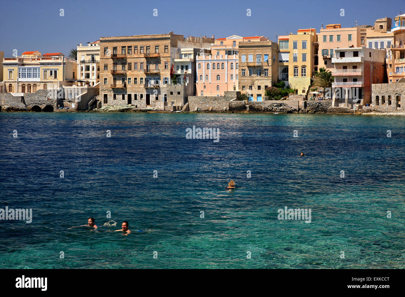 "Vaporia' quartiere, Asteria spiaggia, Ermoupolis town, Syros Island, Cicladi Grecia. Foto Stock