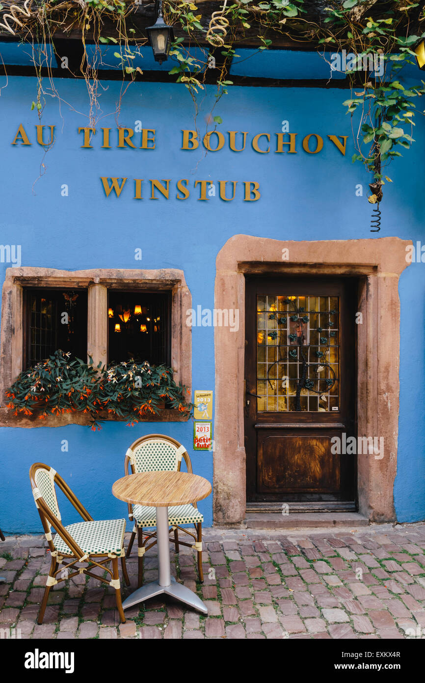 Au Tire Bouchon Winstub, 29 rue du General de Gaulle, Riquewihr, Alsazia, Francia Foto Stock