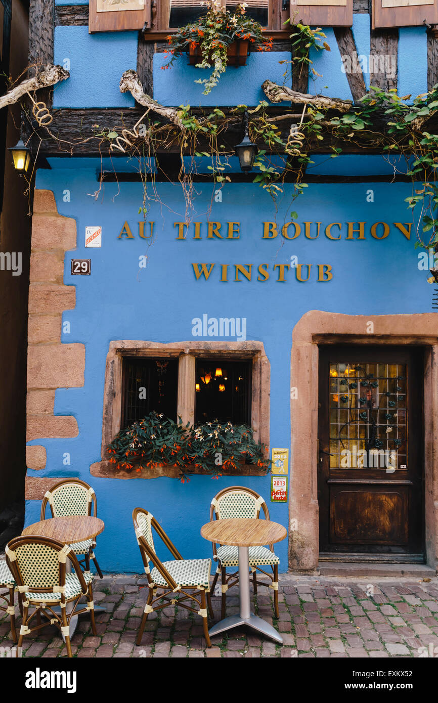 Au Tire Bouchon Winstub, 29 rue du General de Gaulle, Riquewihr, Alsazia, Francia Foto Stock