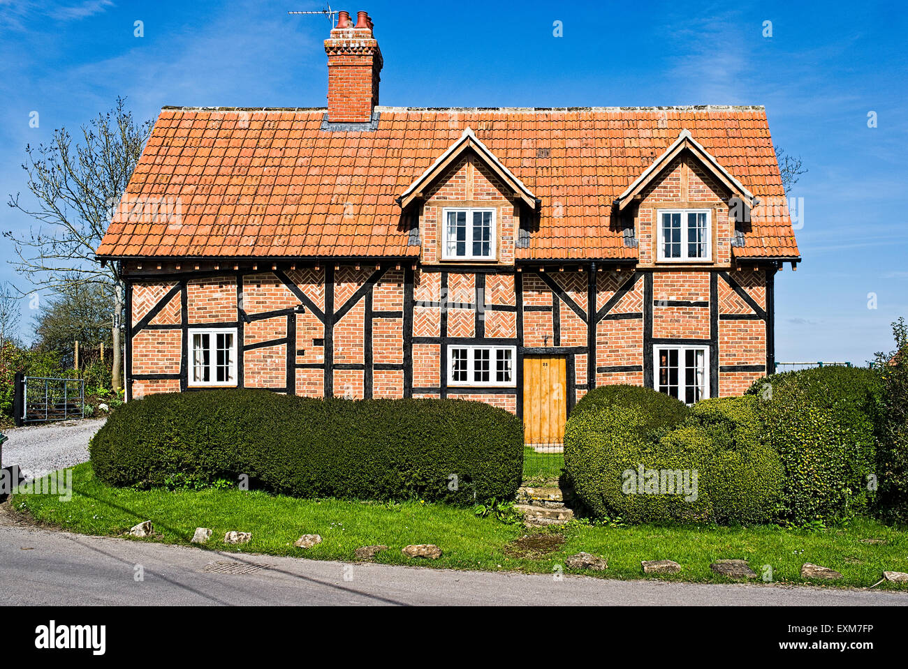 Mattoni e piastrelle cottage in grande Hinton vicino Trowbridge WILTSHIRE REGNO UNITO Foto Stock