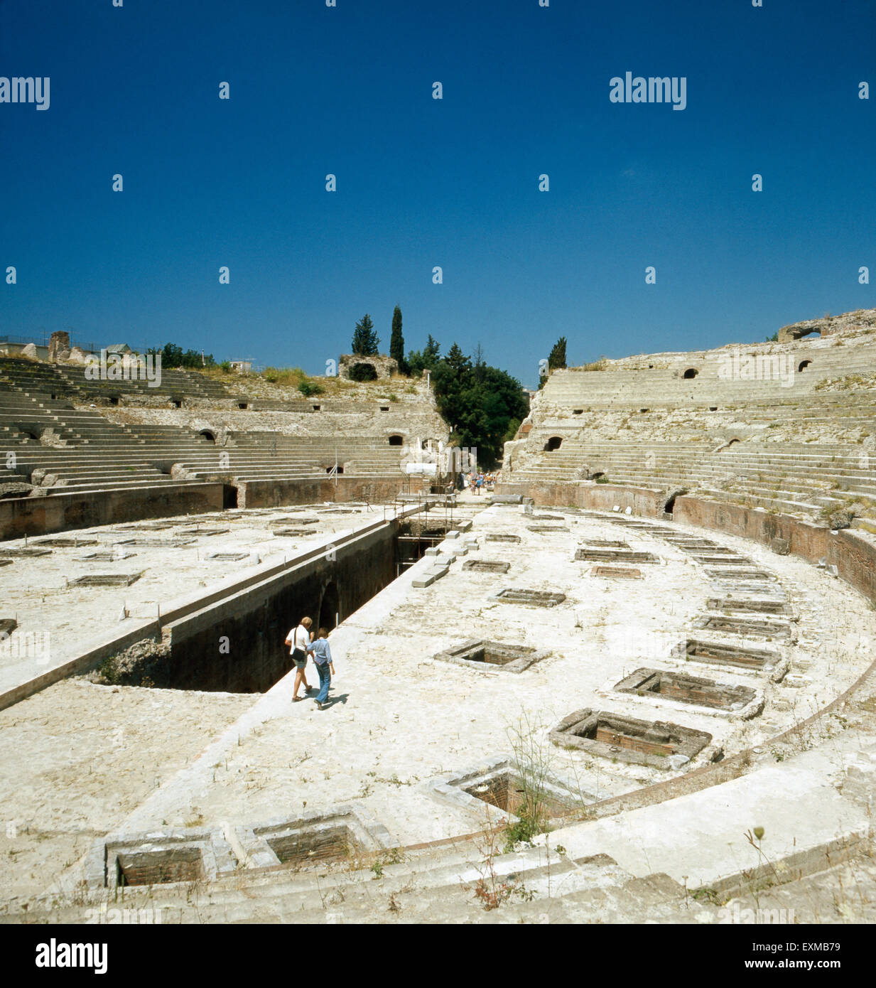 Das flavische anfiteatro von Pozzuoli, Kampanien, Italien 1970er Jahre. L anfiteatro Flavio di Pozzuoli, Campania, Italia degli anni settanta. Foto Stock